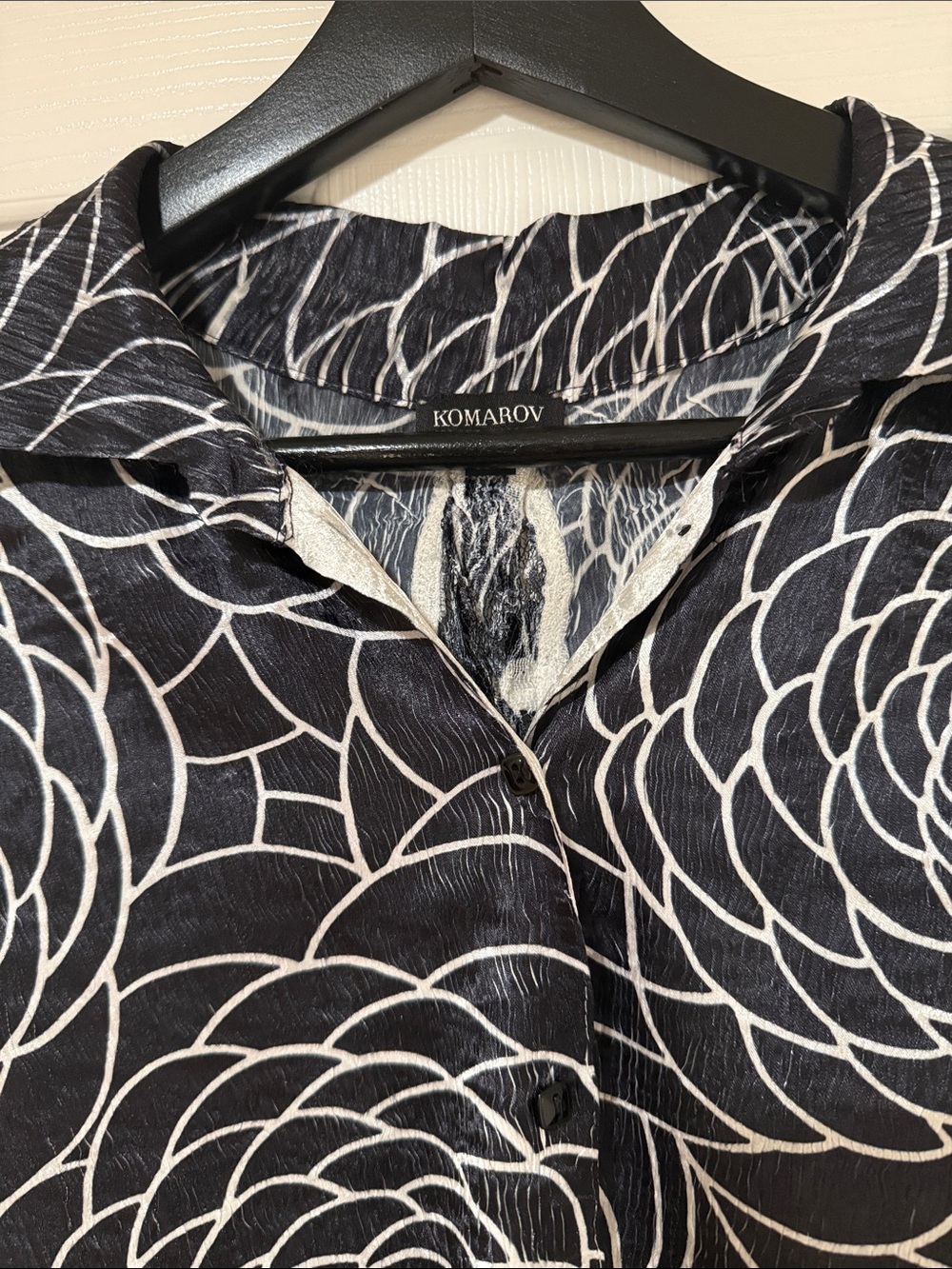 Komarov Black and White Floral-Print Button-Down Top - Picture 2 of 8